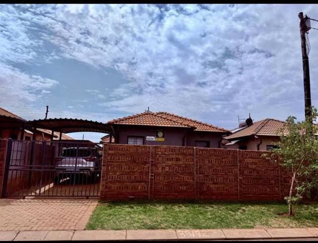 3 BEDROOM HOUSE FOR SALE IN PROTEA GLEN